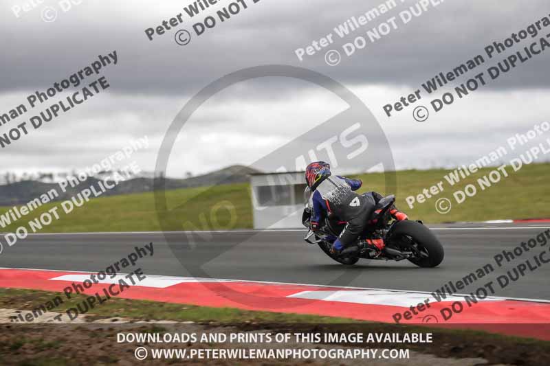 cadwell no limits trackday;cadwell park;cadwell park photographs;cadwell trackday photographs;enduro digital images;event digital images;eventdigitalimages;navarra;no limits trackdays;peter wileman photography;racing digital images;trackday digital images;trackday photos